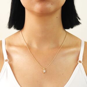 Elegant Gold Necklace with Star Pendant
